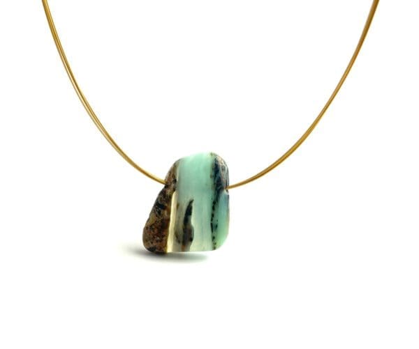 Pendentif en Opale bleue des Andes dit chrysopale