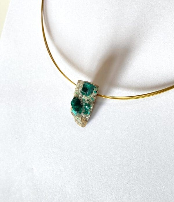 Pendentif en cristaux Dioptase brute – Image 6