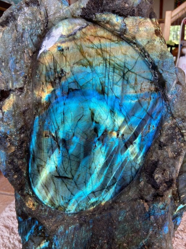 Grosse Labradorite brute et polie incroyable ! 35 kg