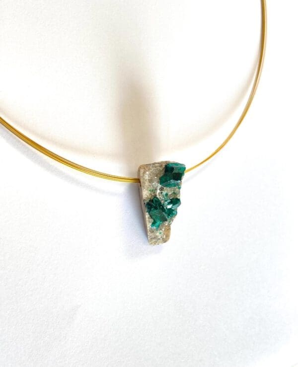 Pendentif en cristaux Dioptase brute – Image 2